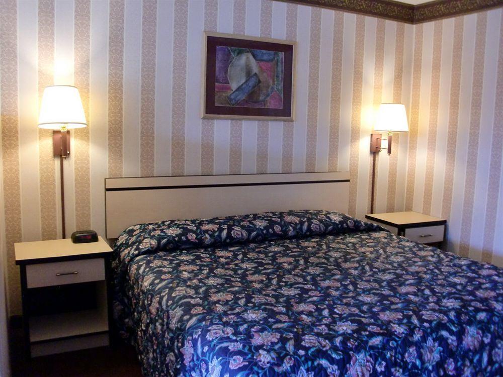 Travelstar Inn & Suites Colorado Springs Zewnętrze zdjęcie