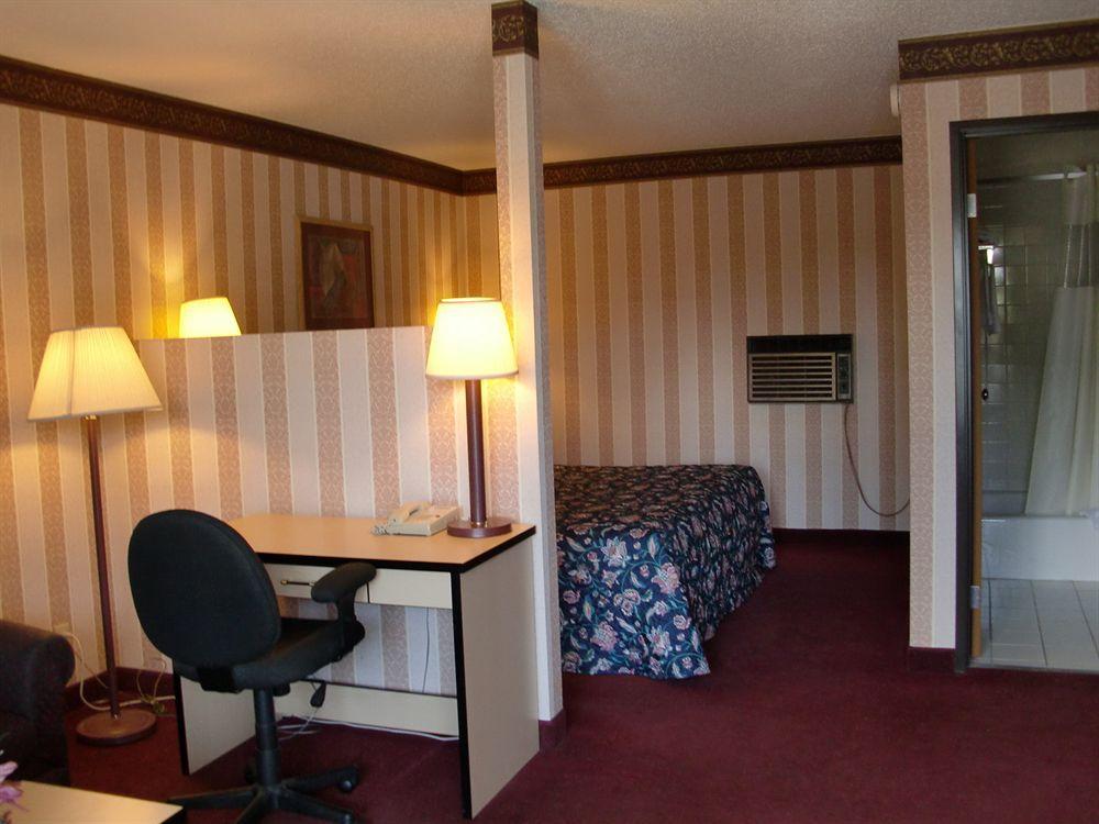 Travelstar Inn & Suites Colorado Springs Zewnętrze zdjęcie